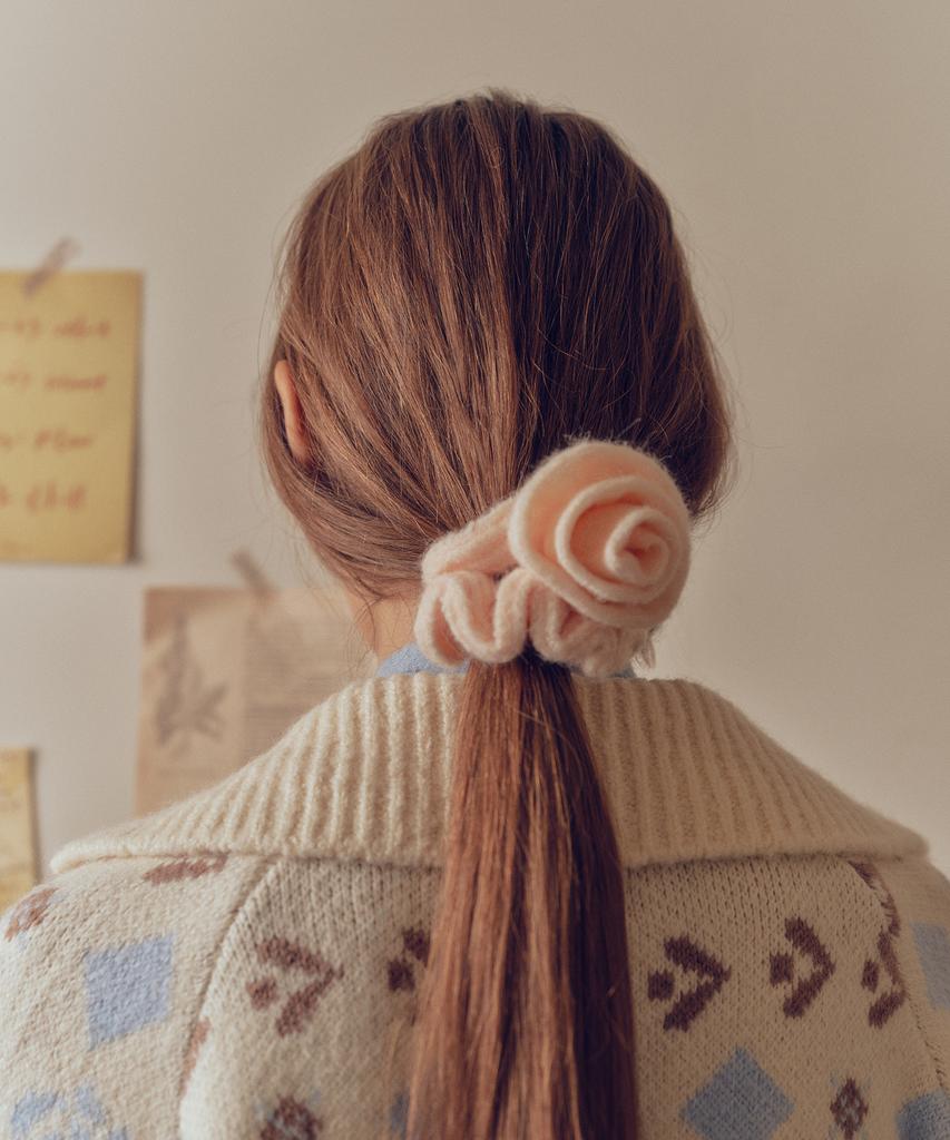 Melly&Rose Rose Corsage Knit Scrunchie (310541)_Cream