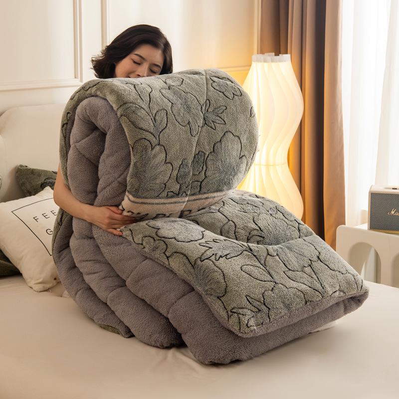 Thickened Winter Coral Fleece Blanket with Snowflake Design for Dormitory Mattresses