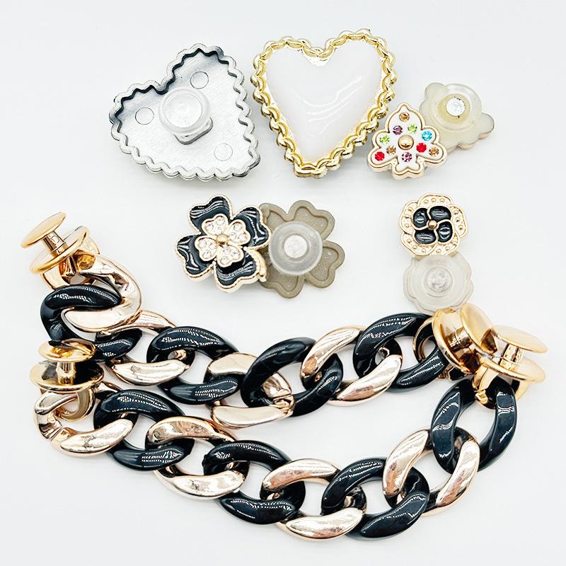 10pcs Fashion Black White Chain Shoe Charms DIY Removable Heart Shaped Shoe Accessories Flower Women Sandal Clogs Decoration Set