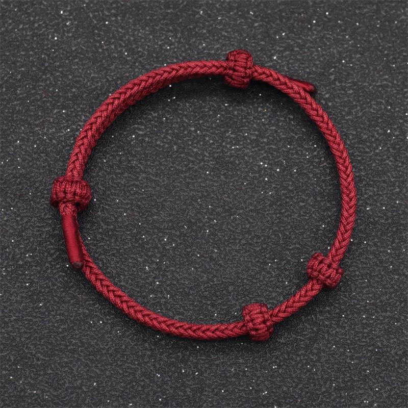 Handgewebtes Achtstrang-Knotenarmband: Halbfertiges rotes Seil mit Anhänger aus Hartgold für Paare