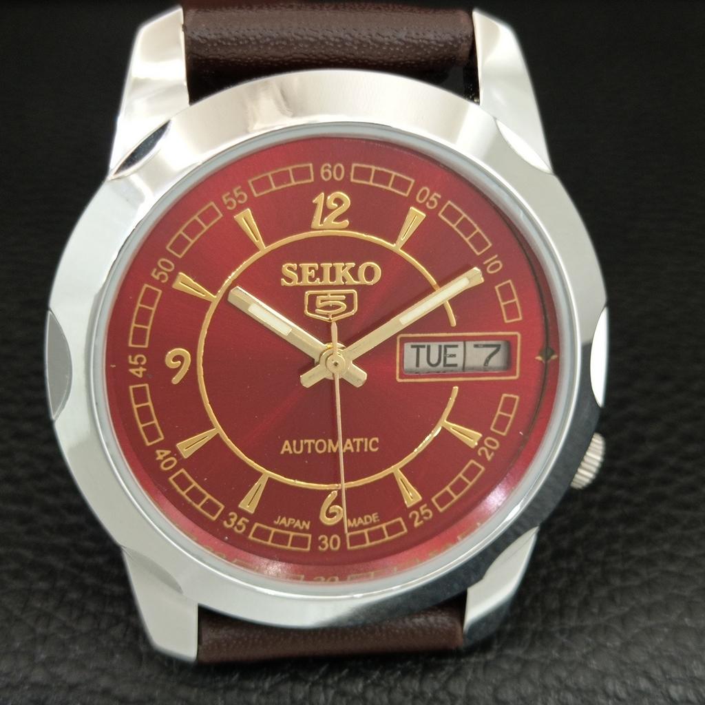 JAPAN VINTAGE REFURBISHED SEIKO 5 AUTOMATIC 7009A MENS RED DIAL WATCH a445548-1