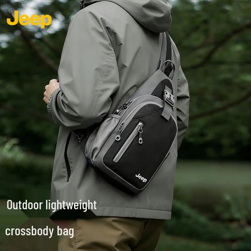JEEP Men s Outdoor Splash-Proof Crossbody Bag 220g Lightweight