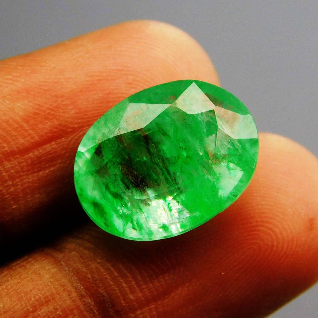 Emerald Green Colombian 7 Ct Natural   Oval Cut Loose Gemstone