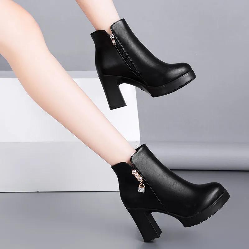 Skórzane Damskie Buty na Wysokim Obcasie Zimowe Uniwersalne na Grubej Podeszwie Plus Aksamitne Bawełniane Buty Botki Buty Damskie typu High-top