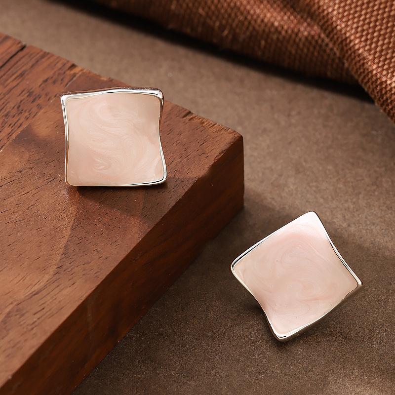 Stylish and simple oil dripping geometric square stud earrings women's niche design earrings light luxury high-end vacation style accessories