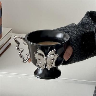 High Quality Ceramic Coffee Cups and Saucers with A High End Design Retro Mugs Afternoon Tea Cups and Water Cups As Souvenirs for Girls