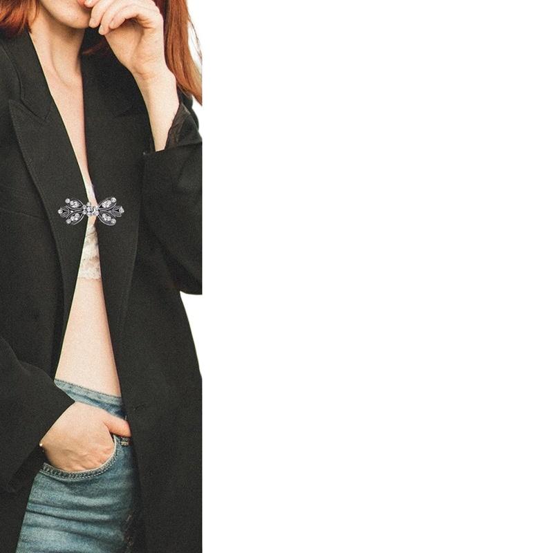 1PC Waist Fixed Brooch Vintage Rhinestone Sweater Clasp Clothing Accessories Cloak Buckle Collar Clip Clothes Alloy New Women