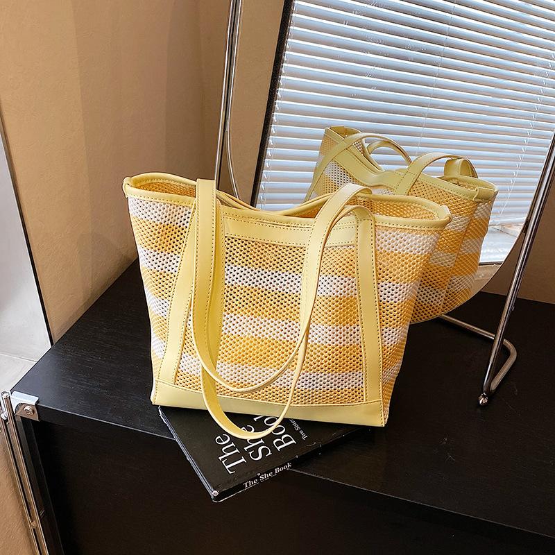 Slack Versatile Striped Shoulder Bag Women's New Large-capacity Casual Tote Bag Class Commuter Bag