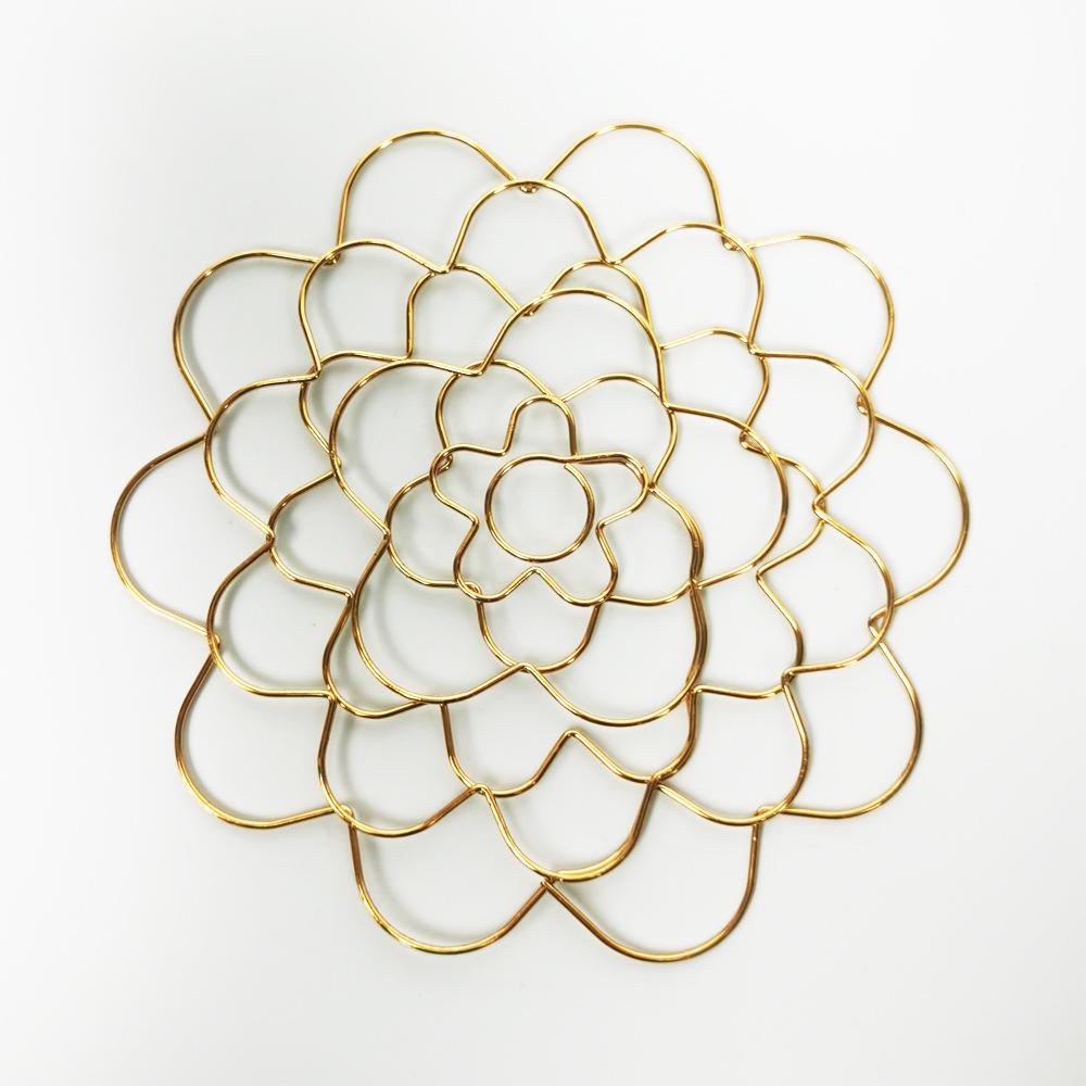 Foldable Metal Laser-Cut Floral Arrangement Grid – Trending Flower Arranging Aid