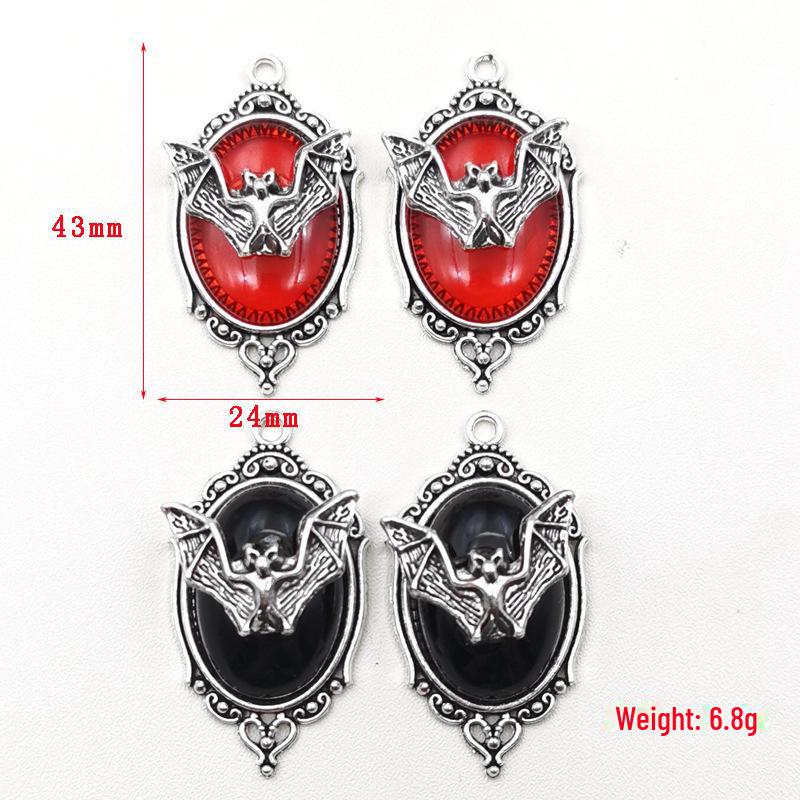 Silver-Plated Gothic Vampire Bat Pendant for Halloween Jewelry DIY