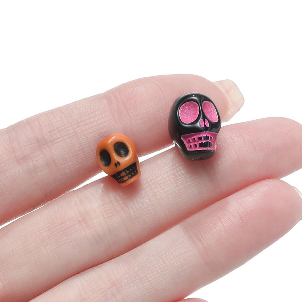 100 Stück bunte Totenkopf-Form Perlen Acryl Abstandshalter lose Perlen für Halloween Ohrringe Armband Halskette DIY Schmuckherstellung Zubehör