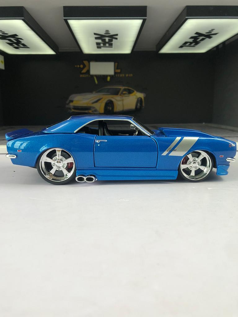 Maisto 1:24 1968 Chevrolet Camaro Z/28 car model, zinc alloy metal decoration, collectible gift car