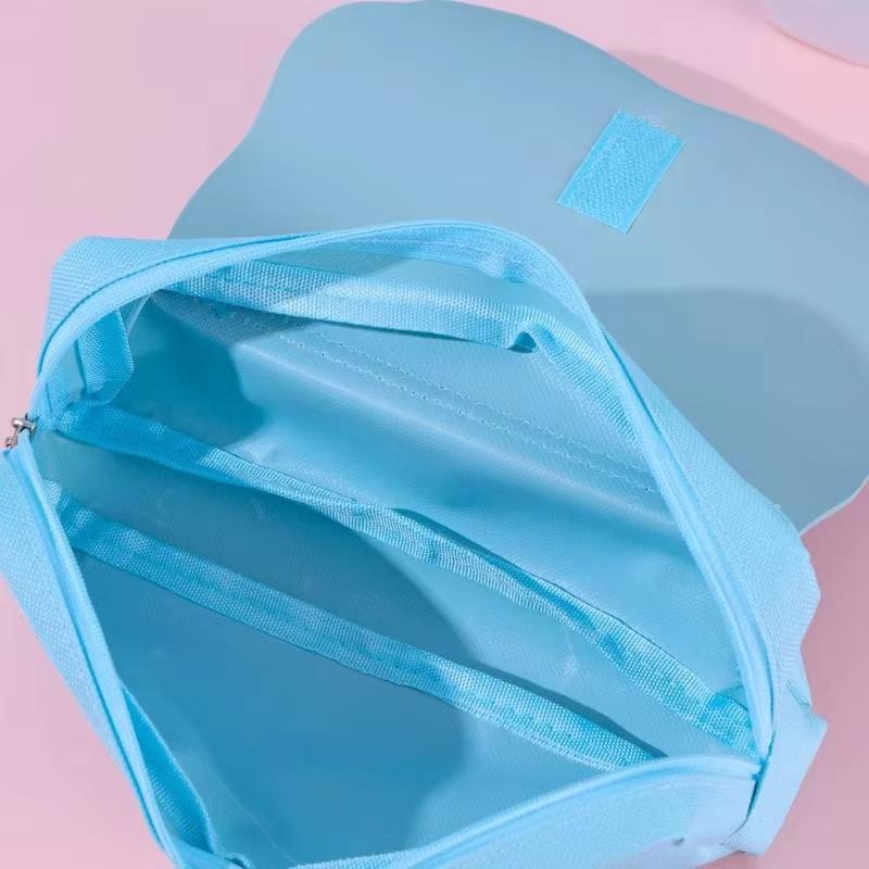 MINISO Zeichentrickfiguren Transparente Make-up-Tasche mit großem Fassungsvermögen und doppelter Schicht Studentische Hand-Tragetasche Cartoon-Aufbewahrung Federmäppchen