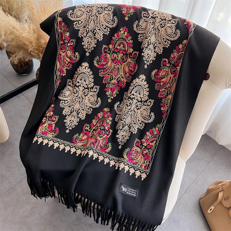 Luxury Thick Warm Shawl Winter Paisley Pashmina Blanket Poncho Stoles Print Cashmere Scarf Women Travel Wraps Bufanda Female