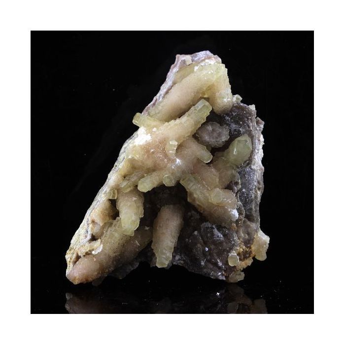 Pierres et Minéraux. Calcite. 289.0 ct. Luzy, Nièvre, France.