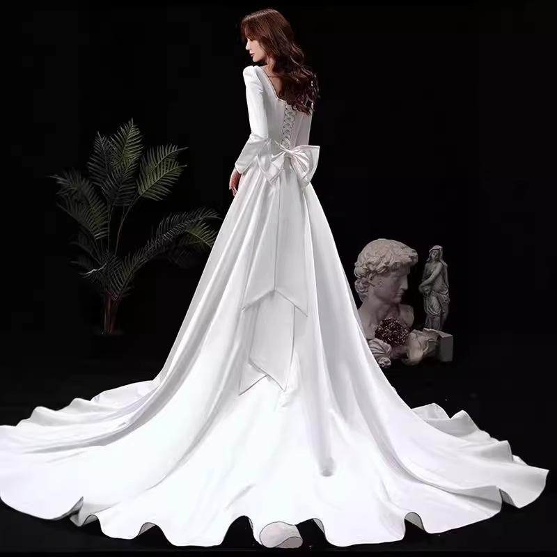 Long-sleeved Mori main wedding dress 1011 new bride simple temperament trailing court style simple Korean satin wedding dress