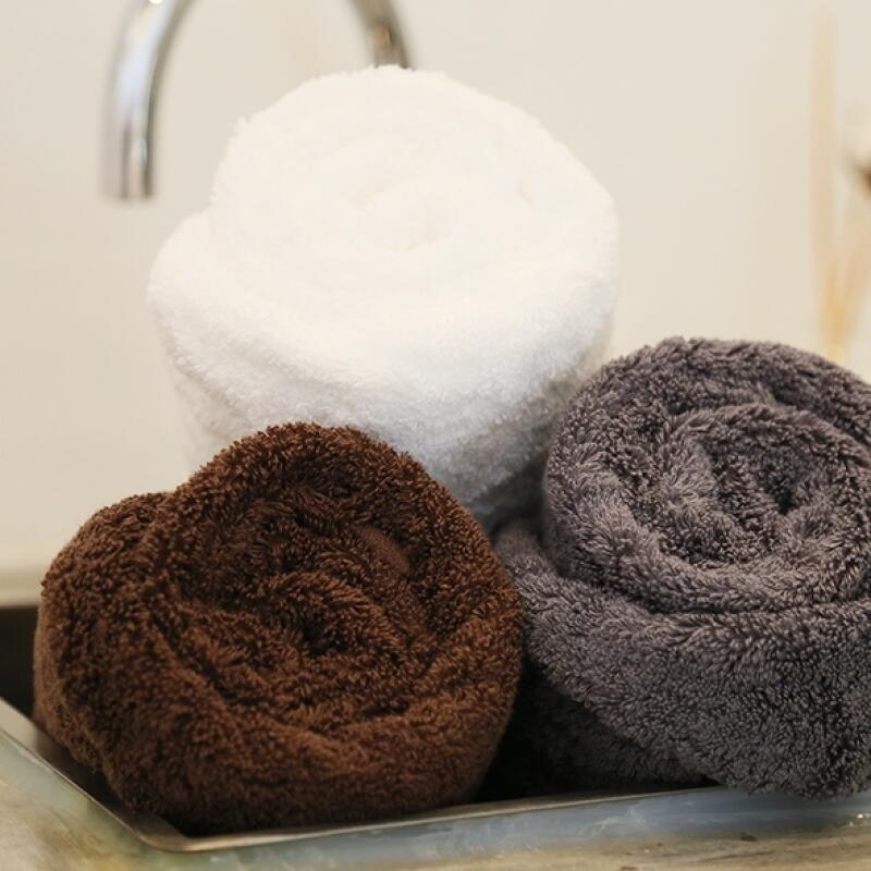 40 count hotel towels 250 700GSM white