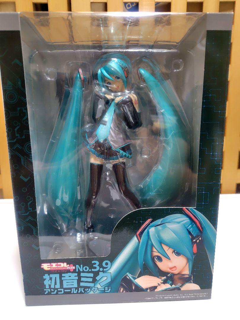 

[USED] Hatsune Miku Moekore Figure No.3.9 Volks Opened