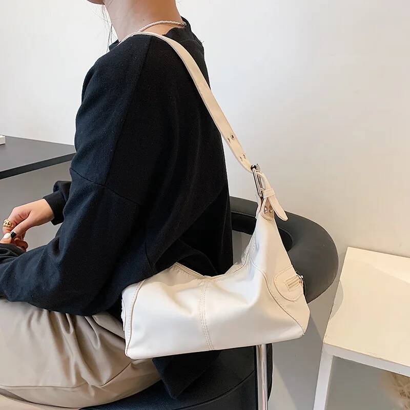 2026 New Korean Style Niche Design Trendy Cool Biker Style Underarm Bag For Women Commuting