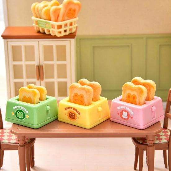Dollhouse Miniature Toaster Accessory Mini Resin Kitchen Bread Appliance Model for Doll House Breakfast Scene Display