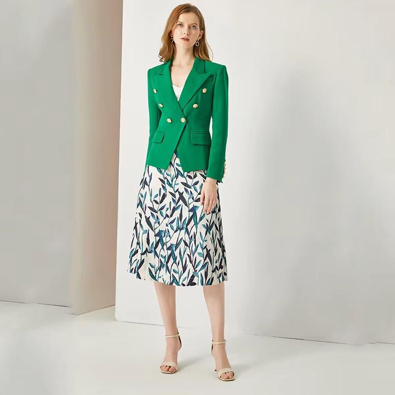European Green Double-Breasted Women's Suit Jacket with Lion Head Buttons, V-Neck, Slimming Design, Versatile Style