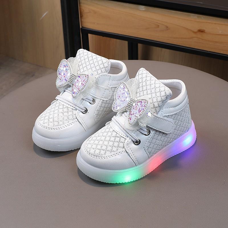 Fashion Girls Shoes Spring New Kids LED Light Shoe Soft Soled Lightweight Girl Casual Shoes Anti Slip Child Sports Shoes