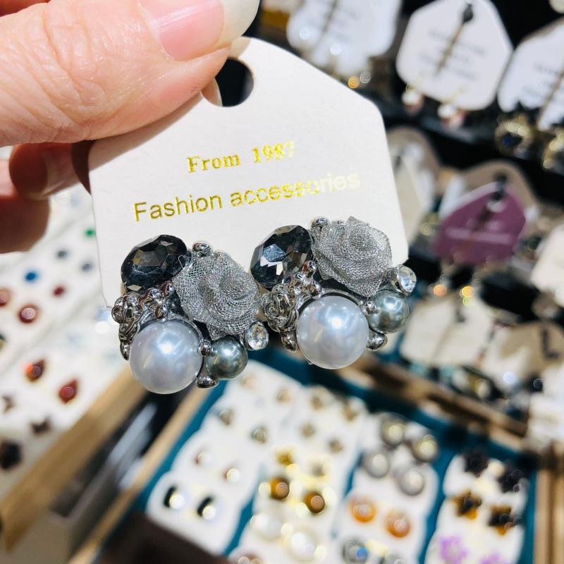 Французские Элегантные Полые Цветы Розы Жемчужные Пусеты Новые Светлые Роскошные Украшения Модные Аксессуары для Женщин