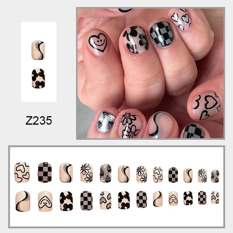 

24 шт. накладных ногтей, короткие, квадратные, простые, серые, клубничные, французский маникюр с ромашками, атмосферные, модные, носимые ногти