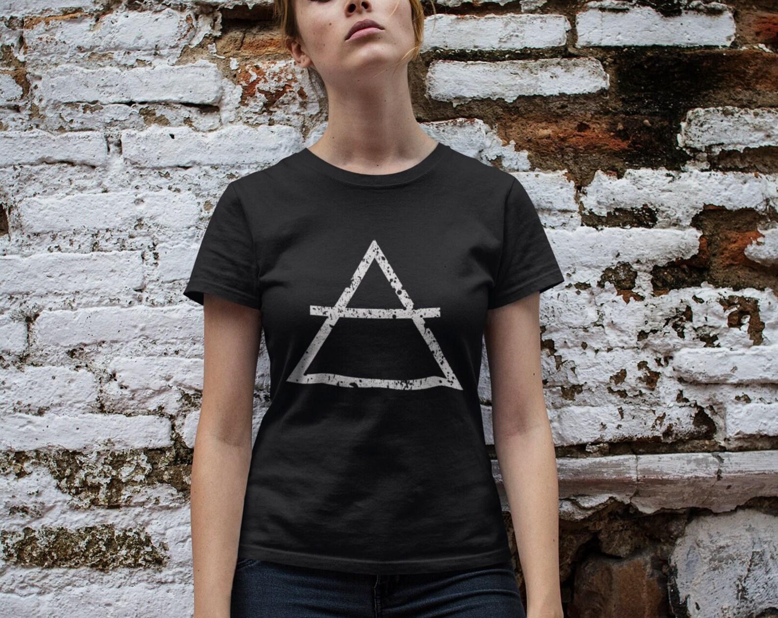 Alchemical Symbol of Air T-shirt/ Pagan T-Shirt/ Wiccan Clothing/ Unisex Black/ Esoteric Triangle/ Modern Minimal/ Alternative Dark T-Shirt/ 2XL