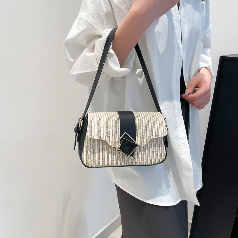 New trendy shoulder armpit bag simple and fashionable commuter small square bag beautiful casual messenger bag women