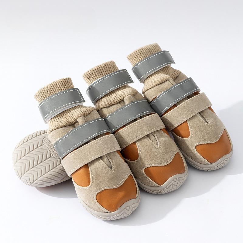 Winter Warme Hundeschuhe Anti-Rutsch Golden Retriever Bulldogge Schuhe Groß Outdoor Lichter Nacht Welpen Stiefel Samt Doppelten Schnallen