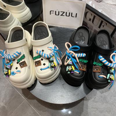 Diksoldige gaten schoenen dames zomer nieuw buiten dragen verhogend casual internetberoemdheden ins wind strandtas hoofd slippers