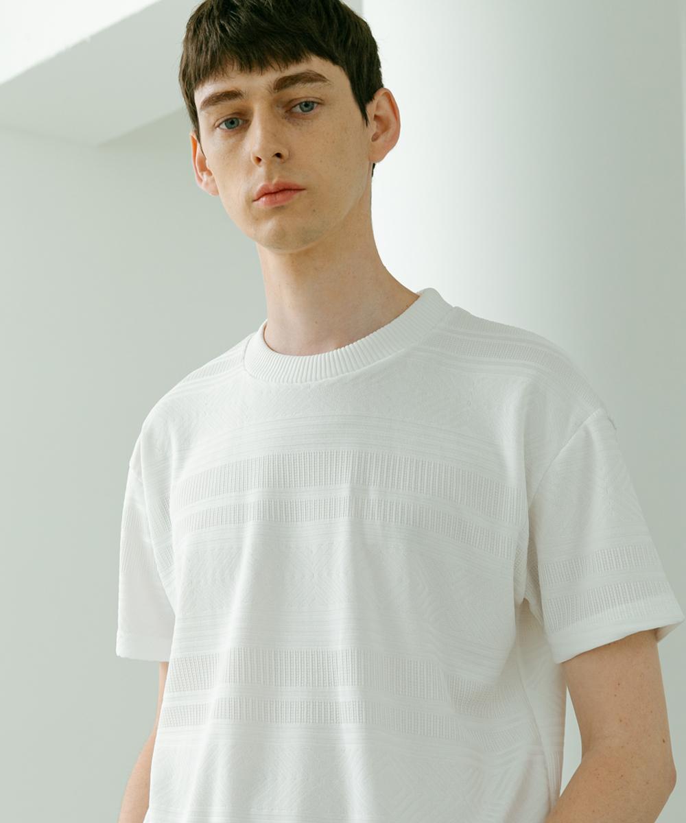 Minimal Code Similar Jacquard Half Knit T-Shirt White L