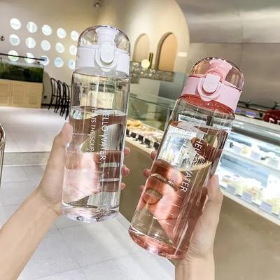 Gobelets d'eau de sport 780 ml en plastique anti-chute pour élèves de primaire Bouteilles portables pour faire du thé en été