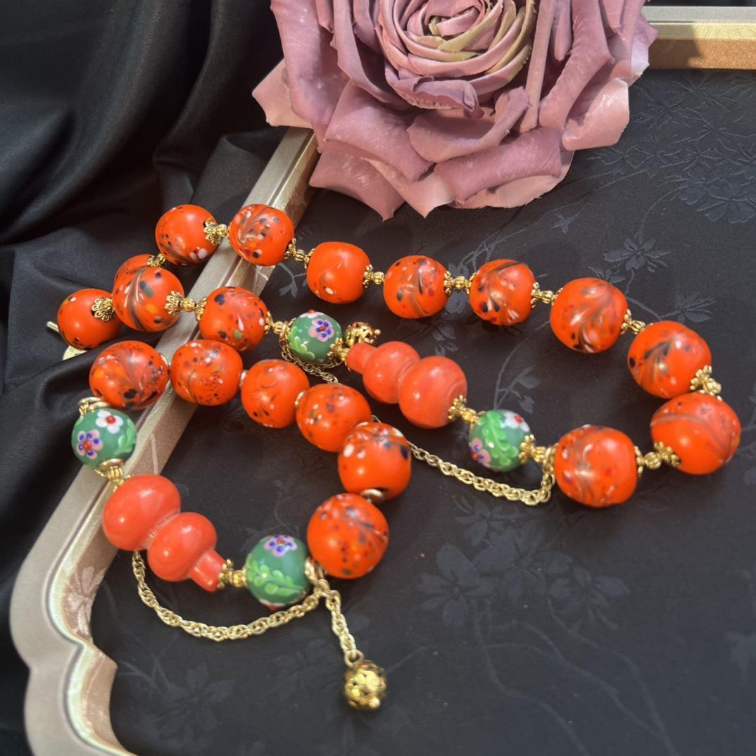 

Minan medieval Vintage old material splicing design white high-end gourd necklace bracelet bracelet