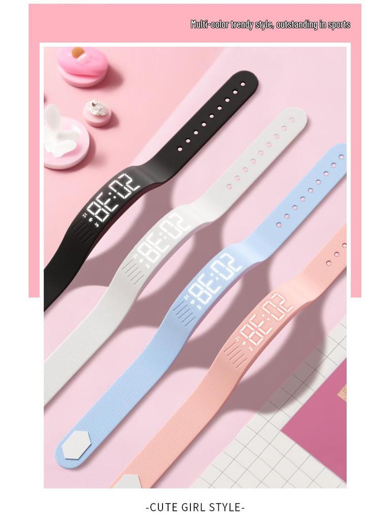 Smartwatch Sport for Girls: Pedometer, Vibration Alarm, Waterproof Multifunctional Bracelet