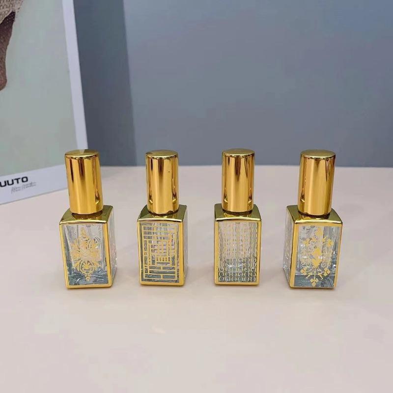 2 Pcs/set Random Pattern Luxury Golden Essential Oil Roller Bottle Refillable Perfume Bottle Glass Roll-On Essential Oil Bottle Cosmetics Container