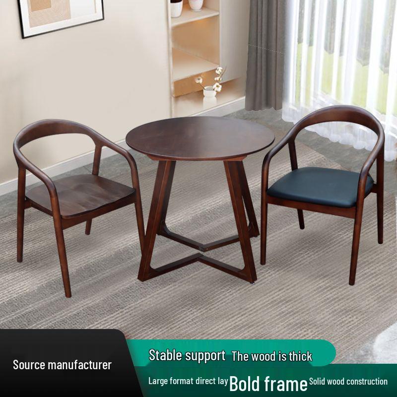 Nordic Solid Wood Round Dining Table for Small Apartments or Business Reception