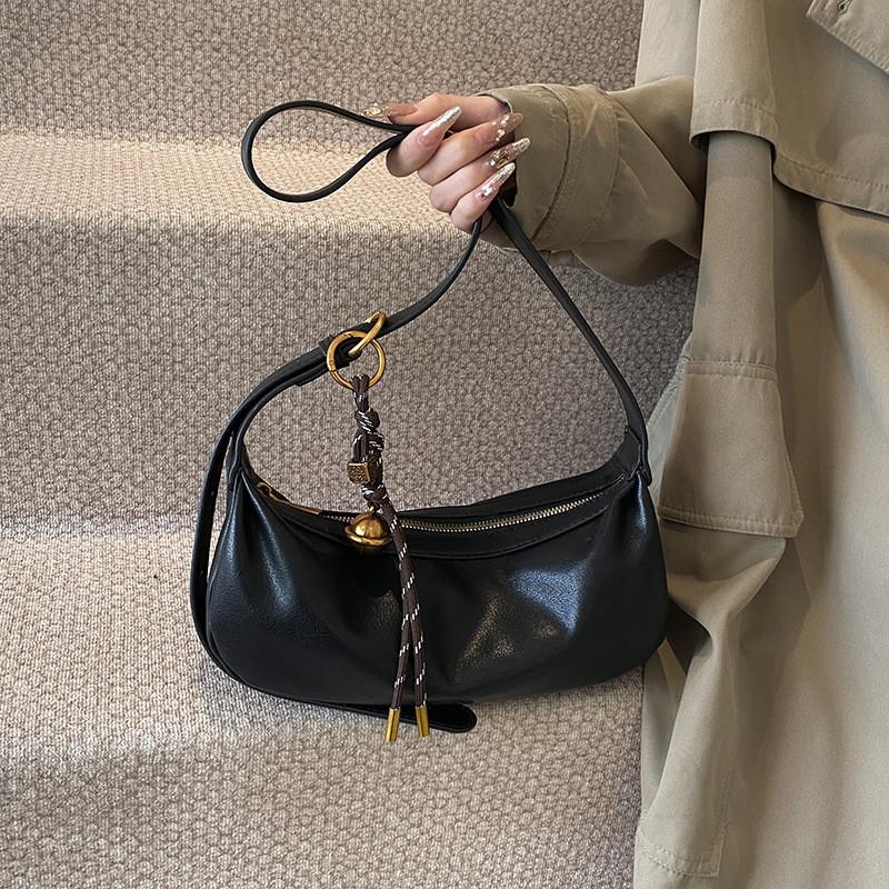 Ielgy Baguette Underarm Bag Winter Trendy Casual One-Shoulder Messenger Commuter Female Bag