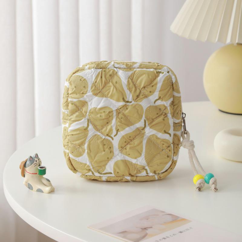 Süße flauschige Mini-Tasche für Binden, Münzen und Lippenstift