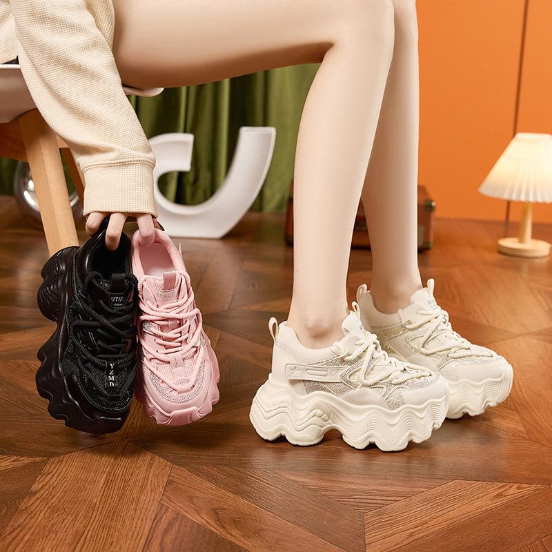 Daddy Schuhe Mädchen 2025 Neue Frühling Plateau Muffin Schuhe Strasssteine Mode Vielseitig Kleine Innere Höhenerhöhung Damen Schuhe