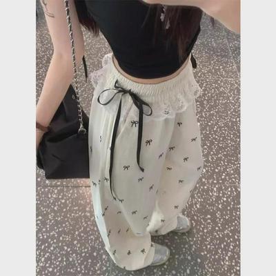 Lässige Damenhose mit hoher Taille und weitem Bein und Spitzenspleiß – Kollektion Sommer/Herbst 2024
