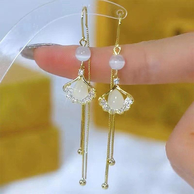 Niche Fashion Design Sense, One Leaf Gets Rich, Ginkgo Biloba Anti-loss Earphones, Advanced Sense Shows Face, Thin and Long Fringed Earrings