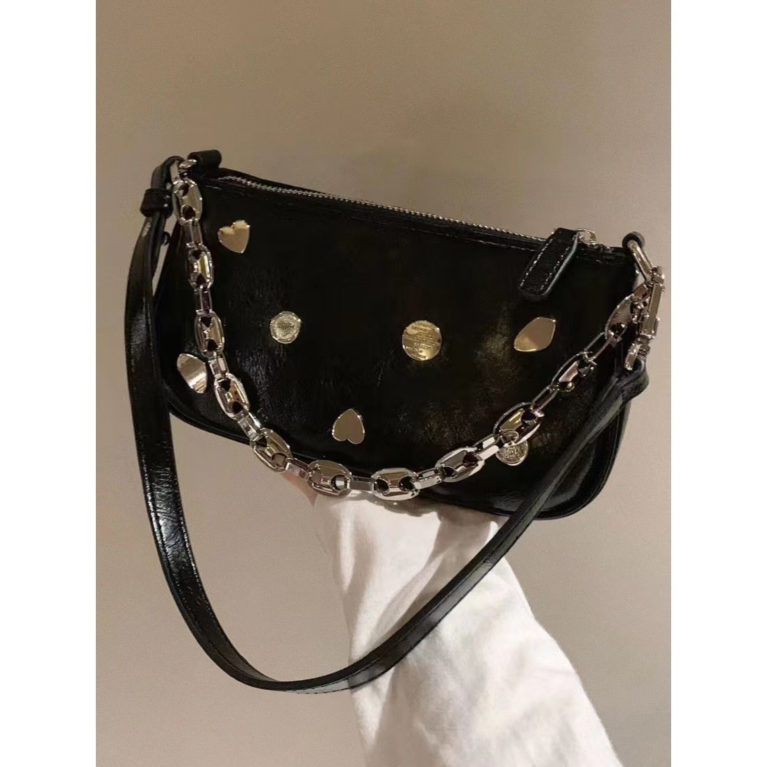 

Elf underarm bag women s 2023 new summer niche high-end portable small square bag versatile shoulder messenger bag чорний