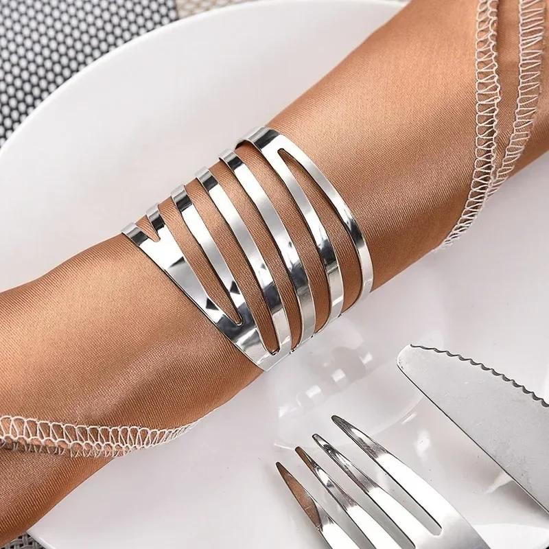 1Pc Gold Color Household Fashion Napkins Holder Wedding Napkin Rings Table Decoration Hollow Out Buckle Gold Rings Accessories