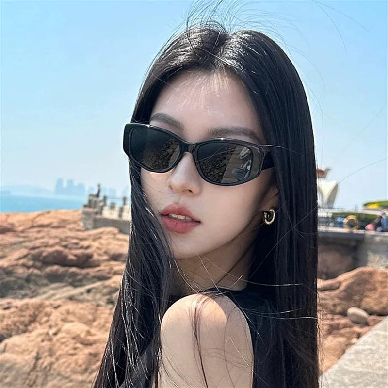 4pcs Fashion Square Small Rectangle Sunglasses Women Men Retro Shades UV400 Trending Sun Glasses