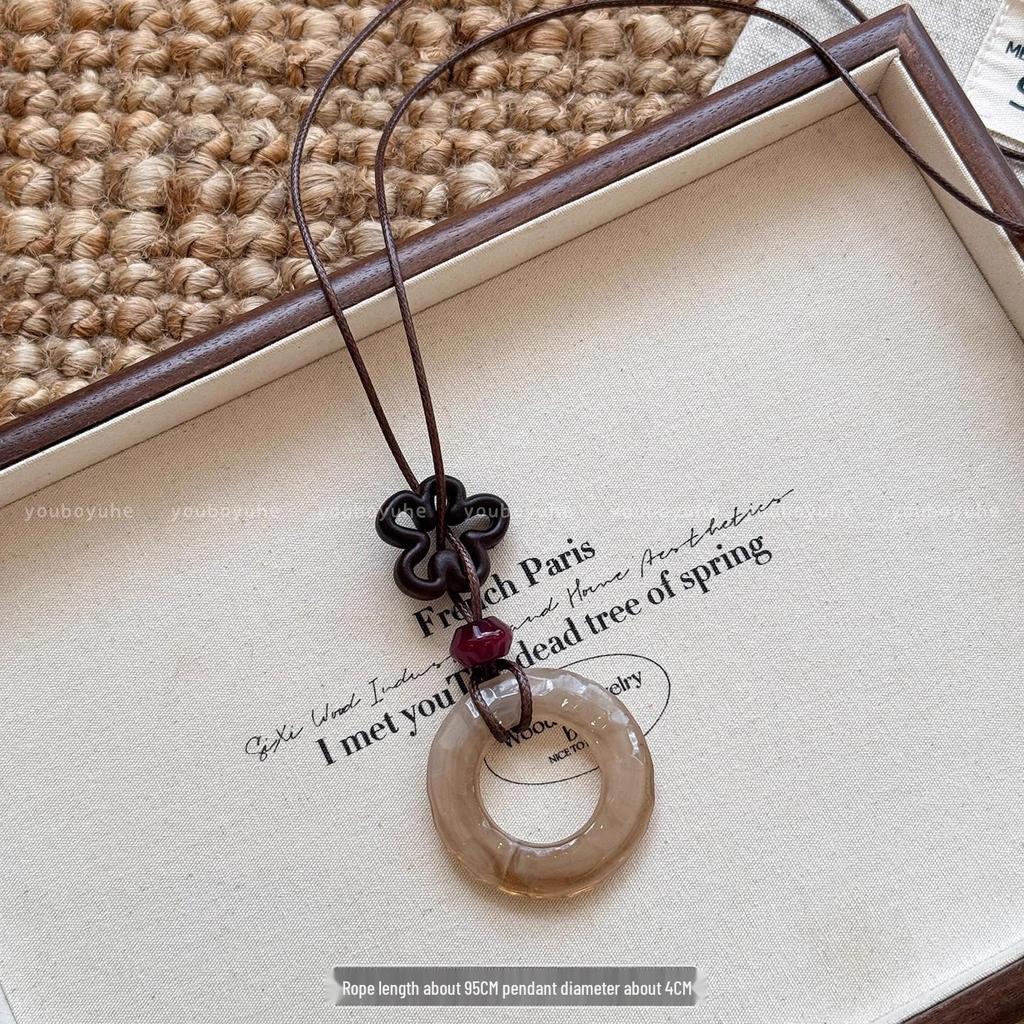 Retro Chinese Tassel Necklace: Unique Ethnic Style Women's High-End Clavicle Chain.