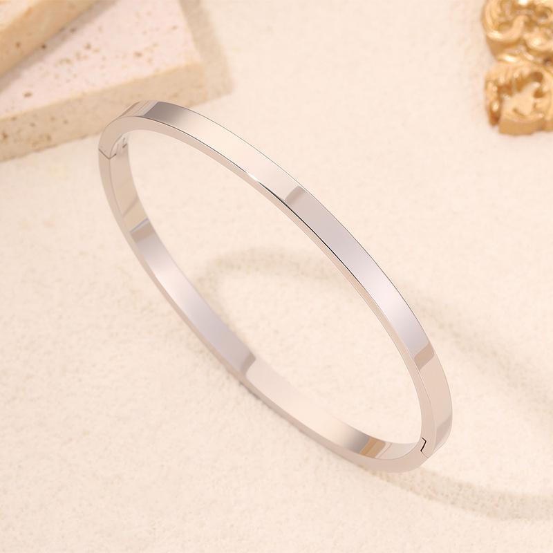 Women's High-End Non-Fading Titanium Steel Bracelet with Polished Buckle Bangle
