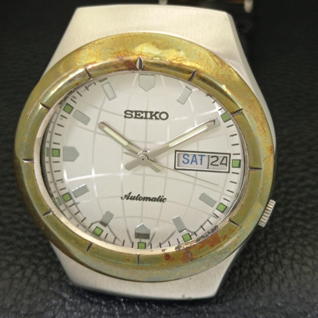 SEIKO AUTOMATIC VINTAGE 7019A JAPAN MENS SILVER COLOR DIAL WATCH a702326-5 R124-a702326