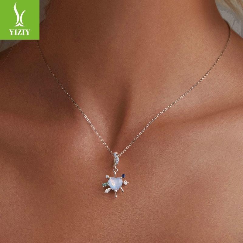 Yinziyun Sterling Silver Snowflake Heart Pendant Necklace - Romantic Winter Christmas Gift for Women